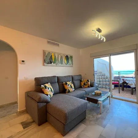 3003 Beachfront Penthouse Apartman *