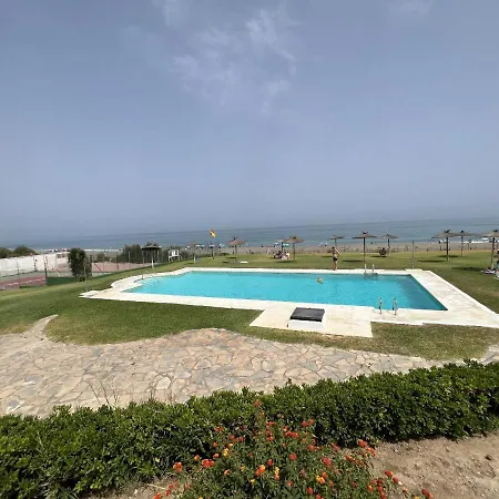 3003 Beachfront Penthouse Apartman