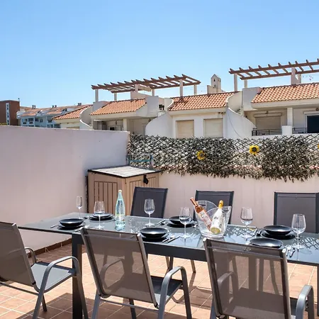 3003 Beachfront Penthouse Apartman